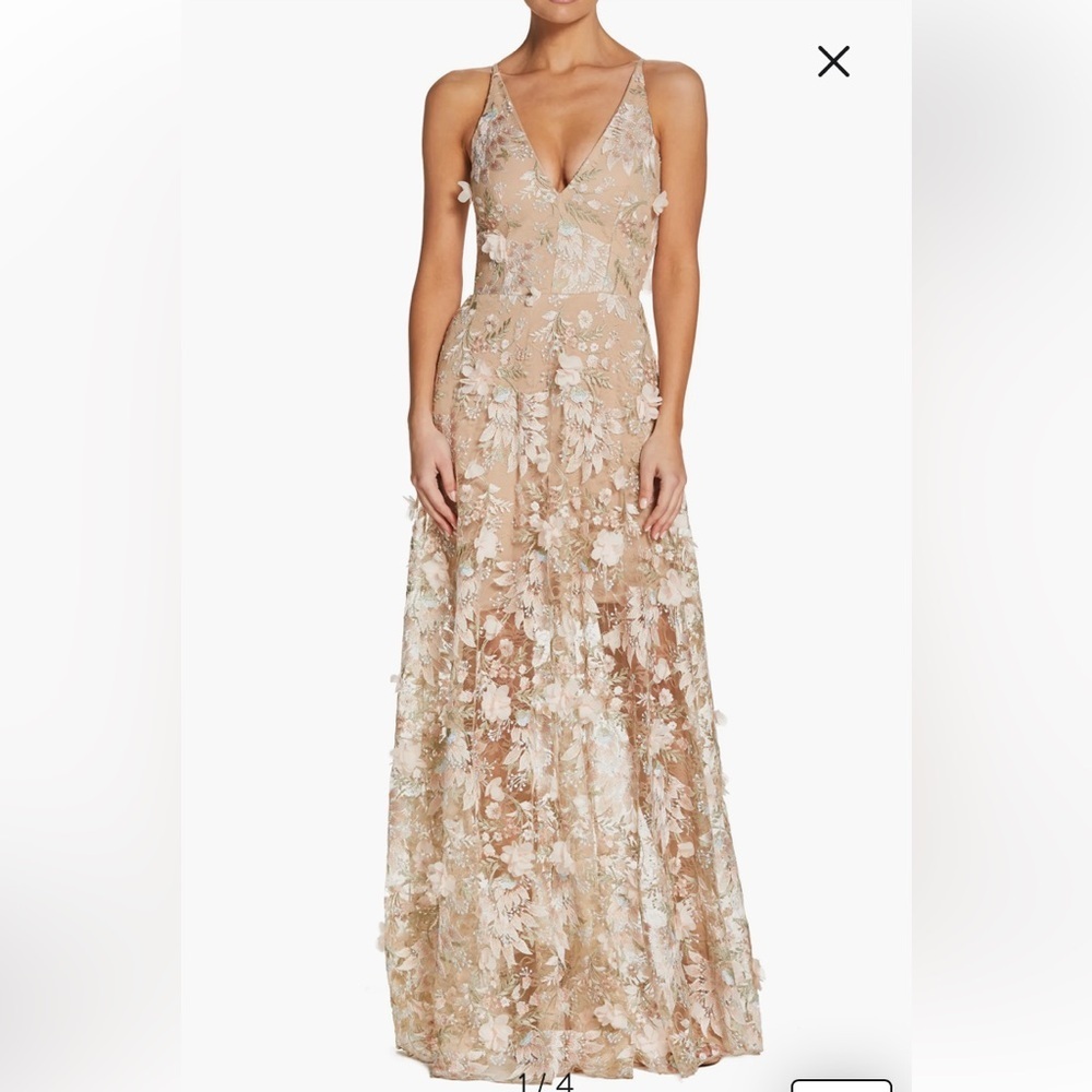 Sidney Deep V-Neck 3D Lace Gown